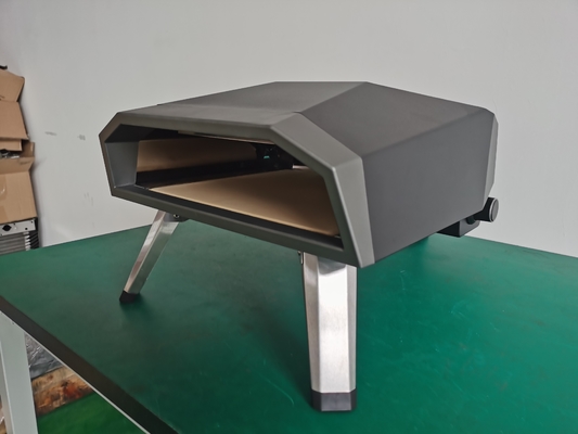 openlucht houten fornuis met pizzaoven